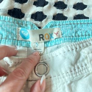 Roxy low rise wide legged pants - cream color with subtle pinstripes. Size 5